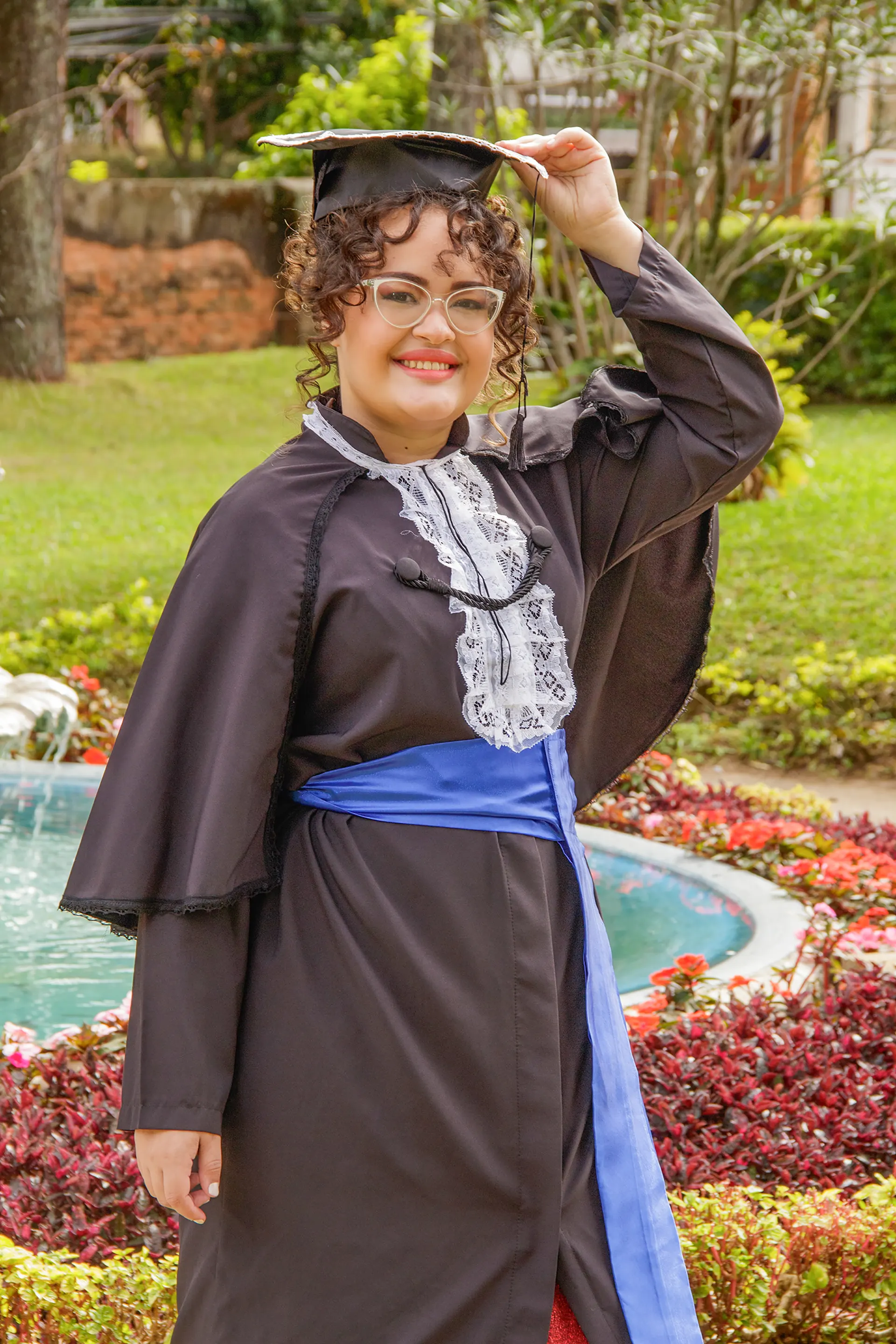 foto de formatura com beca foto com beca